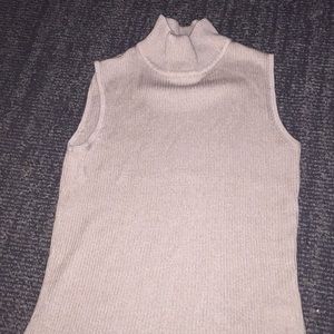 Turtle neck sweater vest